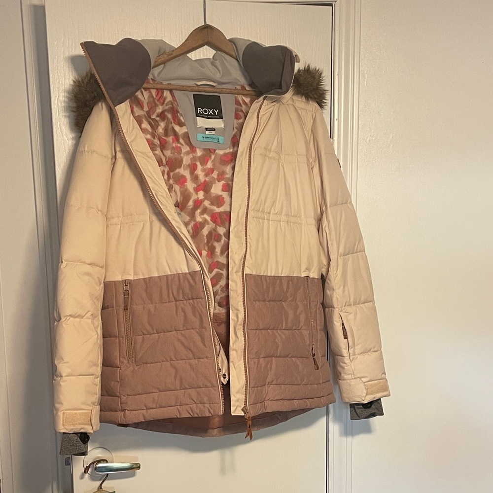 Roxy Women's Cream and Tan Puffer Jacket with Faux Fur Trim